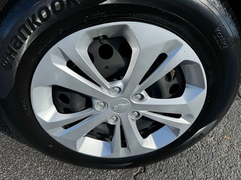 Certified 2025 Chevrolet Trax LS image 3