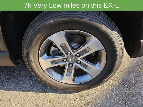 Used 2025 Honda Pilot EX-L image 41