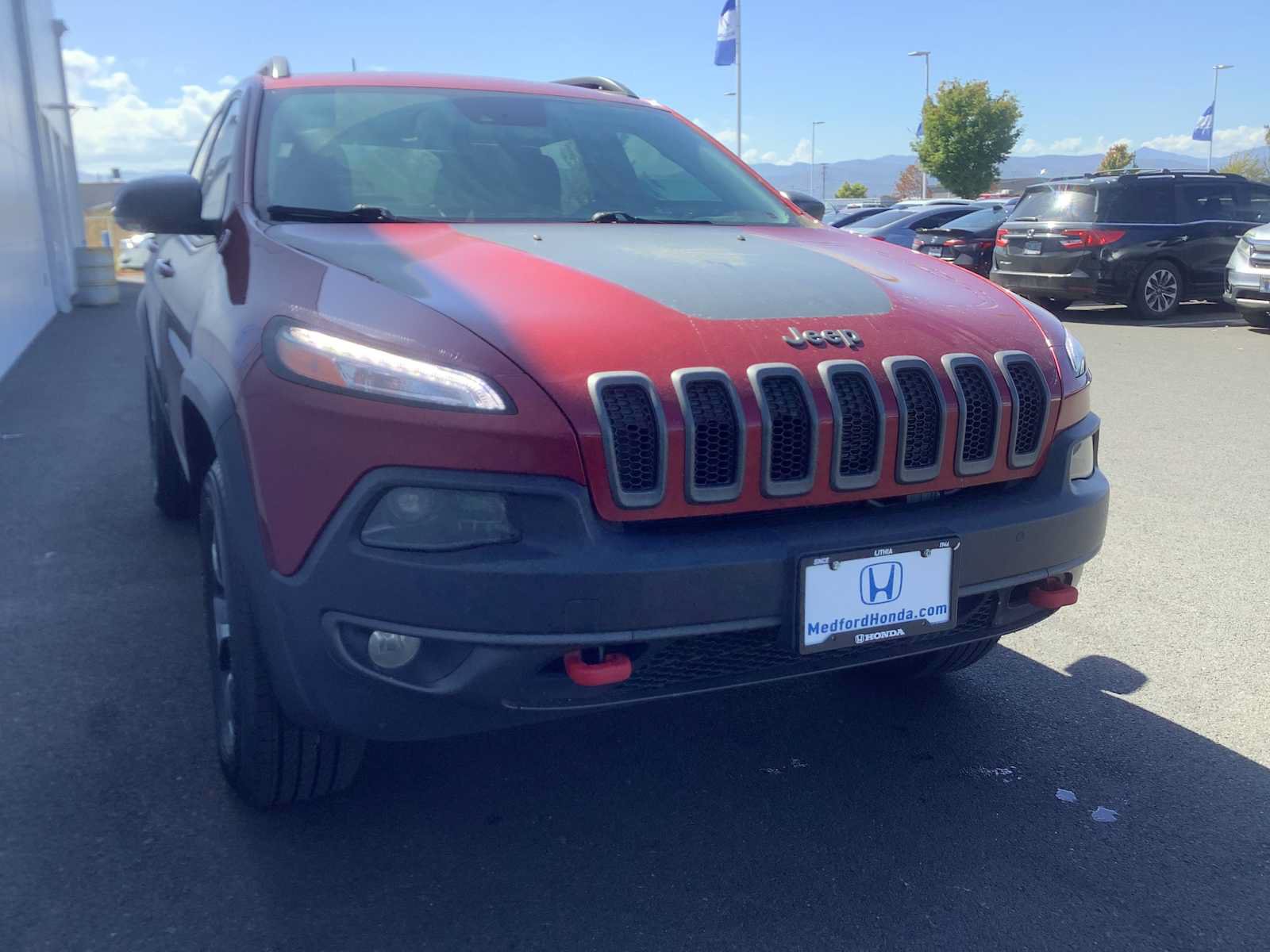 Used 2017 Jeep Cherokee Trailhawk AWD/4WD image 9