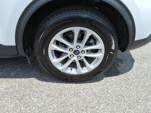 Used 2022 Ford Escape SE FWD image 11