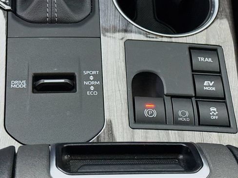Used 2026 Toyota Highlander Platinum AWD/4WD image 13