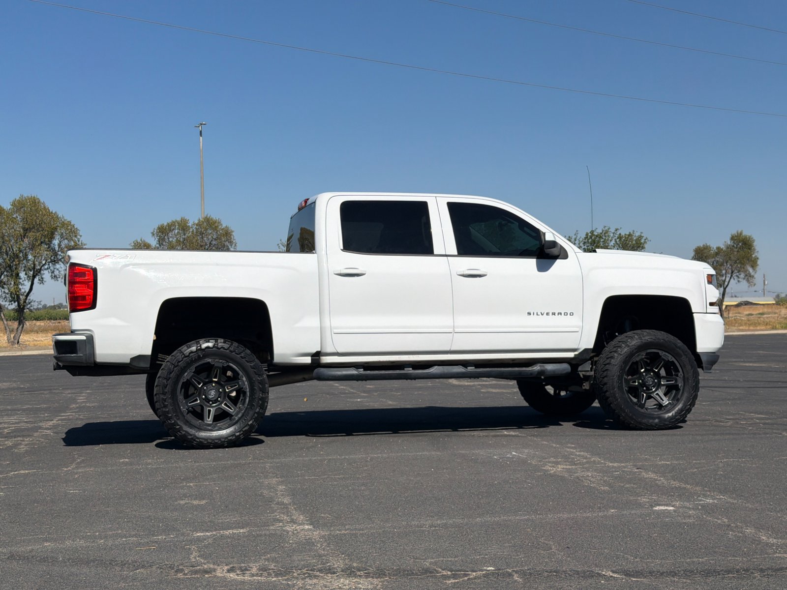 Used 2017 Chevrolet Silverado 1500 LT w/ All Star Edition AWD/4WD image 3