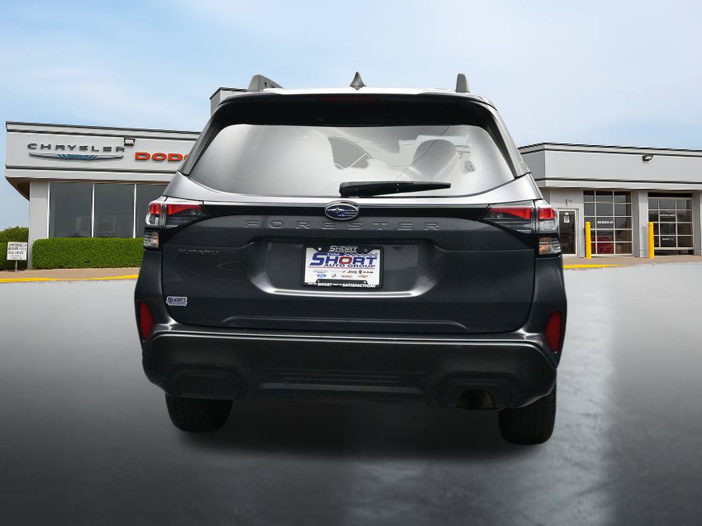 Used 2025 Subaru Forester Premium AWD/4WD image 4