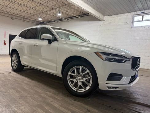 Used 2021 Volvo XC60 T5 Momentum AWD/4WD image 6