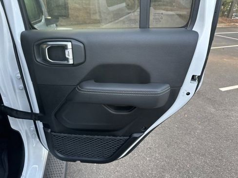 Used 2023 Jeep Wrangler Unlimited Sahara w/ Cold Weather Group image 19