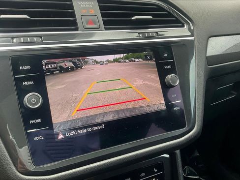 Used 2022 Volkswagen Tiguan SE image 27