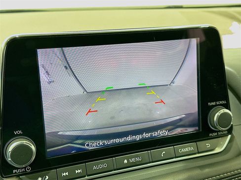 Used 2022 Nissan Rogue SV image 14