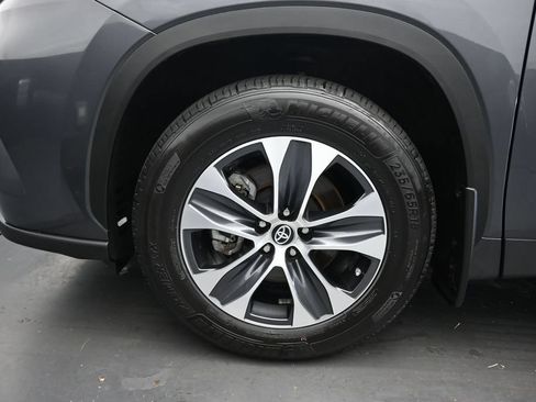 Used 2023 Toyota Highlander XLE FWD image 66