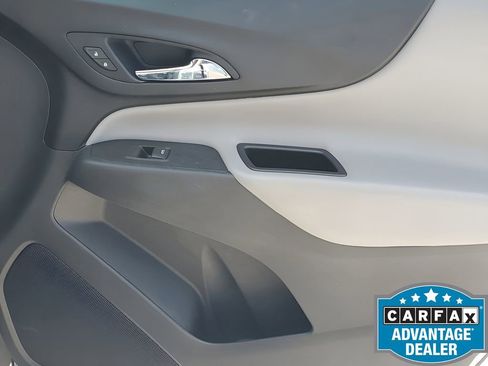 Used 2021 Chevrolet Equinox LS image 44