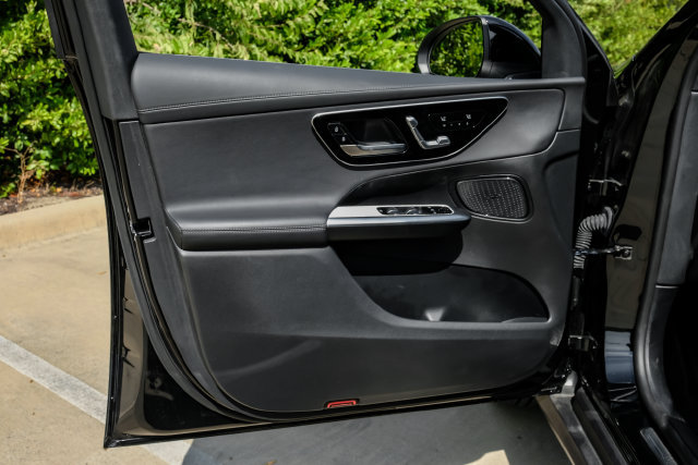 Used 2025 Mercedes-Benz GLC 300 4MATIC image 51