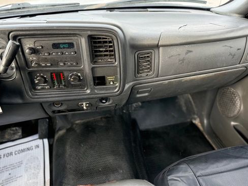 Used 2004 Chevrolet Silverado 1500 W/T image 11