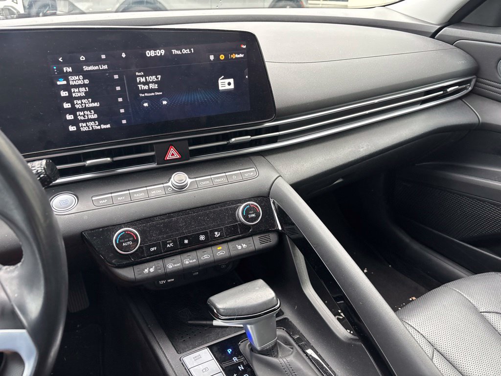 Used 2023 Hyundai Elantra Limited FWD image 10