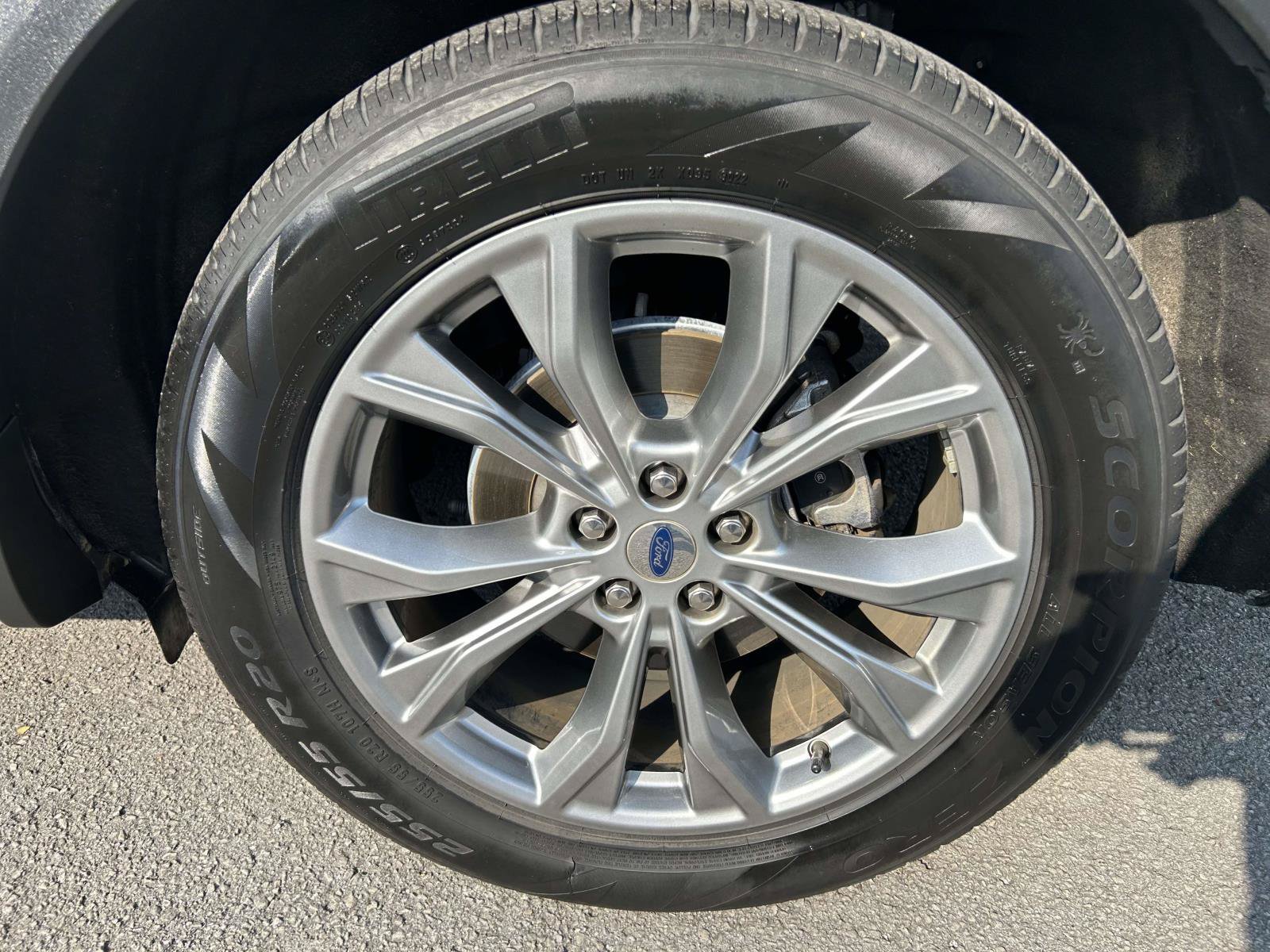 Used 2022 Ford Explorer Limited w/ Equipment Group 301A RWD image 13