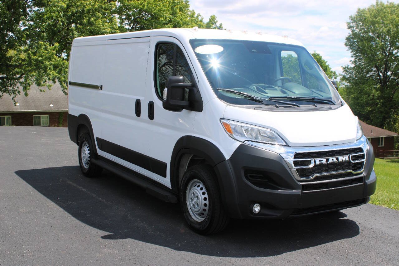 Used 2025 RAM ProMaster 2500 w/ U-Haul Equipment Group FWD image 1