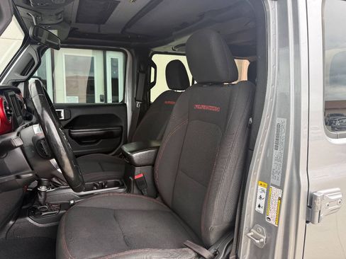 Used 2018 Jeep Wrangler Unlimited Rubicon w/ Dual Top Group AWD/4WD image 13