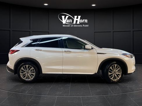 Used 2025 INFINITI QX50 Luxe AWD/4WD image 2