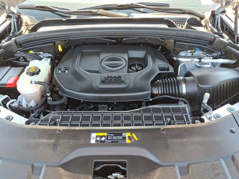 Certified 2022 Jeep Grand Cherokee Summit AWD/4WD image 31