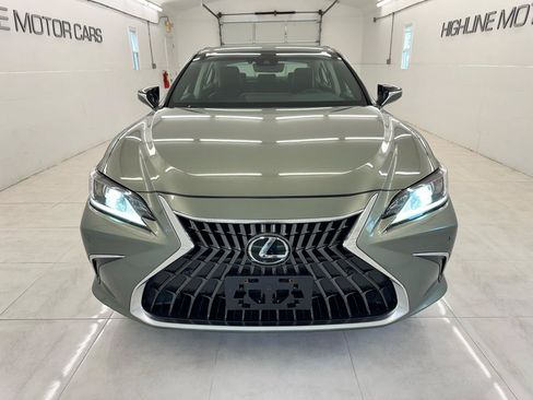 Used 2022 Lexus ES 350 w/ Premium Package FWD image 2