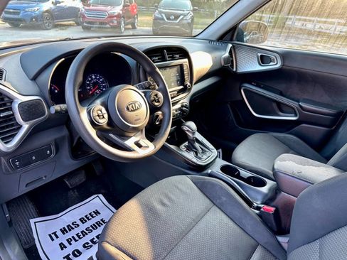 Used 2021 Kia Soul LX image 9