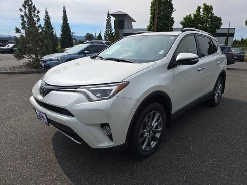 Used 2016 Toyota RAV4 Limited image 8
