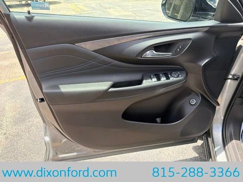 Used 2025 Buick Envista Sport Touring w/ Convenience I Package FWD image 23