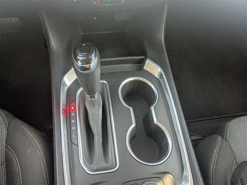 Used 2019 Chevrolet Traverse LT image 25