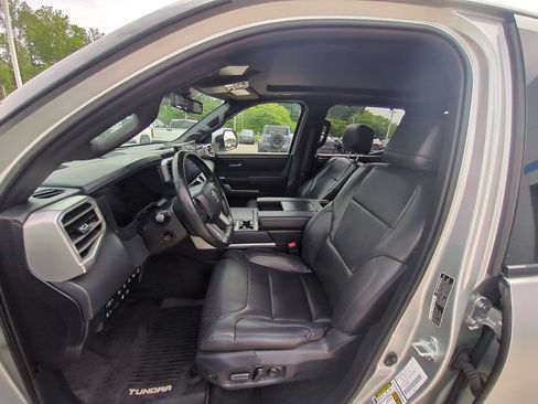 Used 2022 Toyota Tundra Platinum w/ Advanced Package AWD/4WD image 16