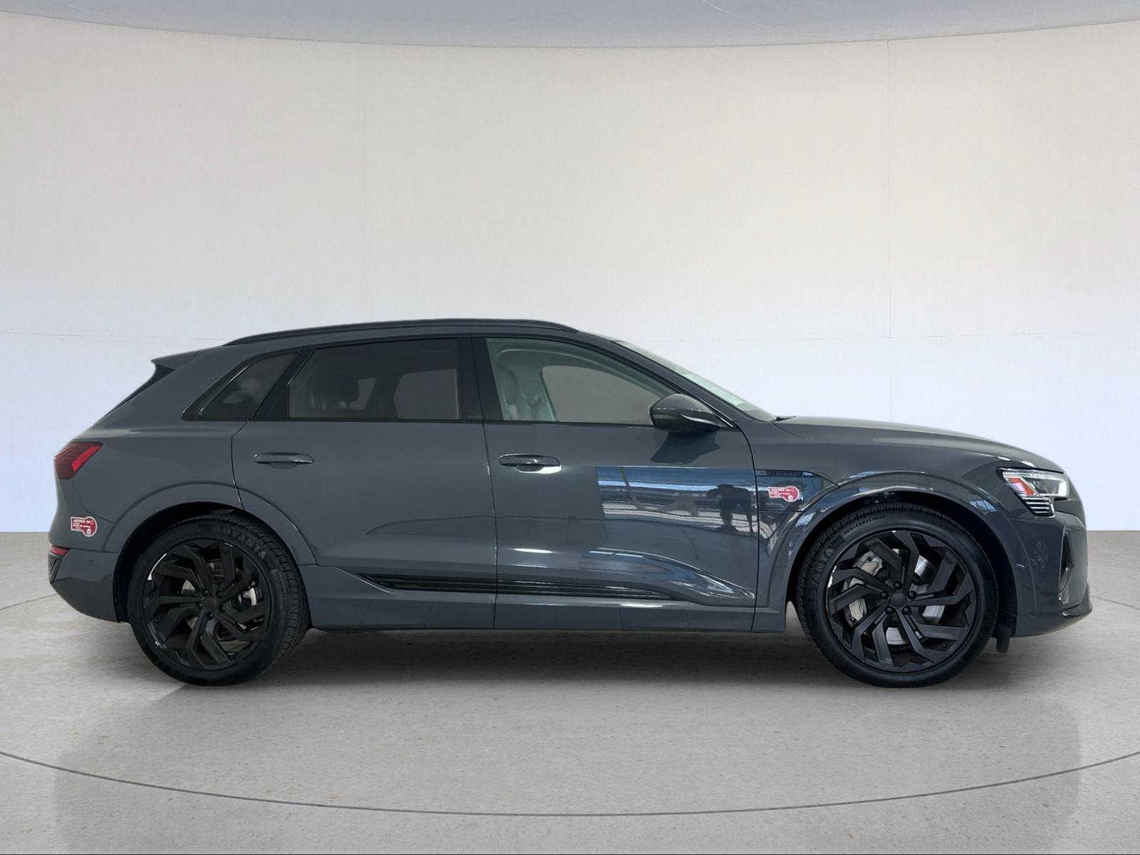 Used 2024 Audi Q8 e-tron Premium Plus w/ Premium Plus Package AWD/4WD image 7