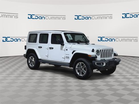 Used 2020 Jeep Wrangler Unlimited Sahara image 2