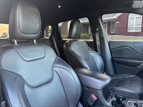 Used 2019 Jeep Cherokee High Altitude image 28