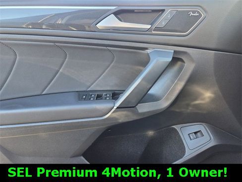 Used 2019 Volkswagen Tiguan SEL Premium w/ 3rd Row Seat Package image 21