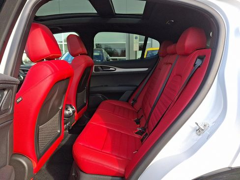 New 2025 Alfa Romeo Stelvio Sprint image 6