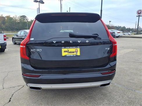 Used 2021 Volvo XC90 T5 Momentum w/ Advanced Package image 3