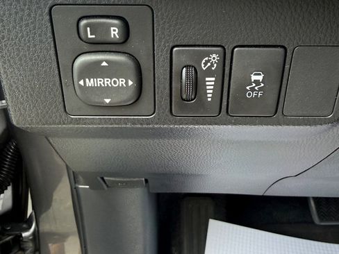 Used 2013 Toyota RAV4 XLE FWD image 11