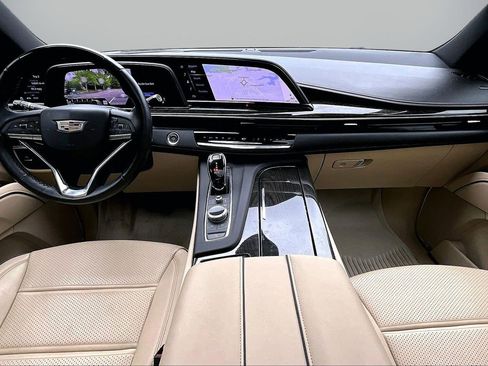 Used 2024 Cadillac Escalade Premium Luxury AWD/4WD image 15