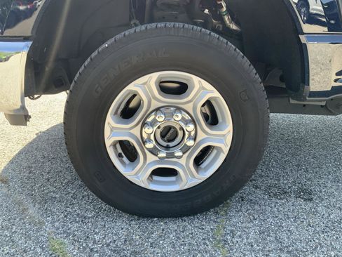 Used 2025 Ford F250 XLT AWD/4WD image 18