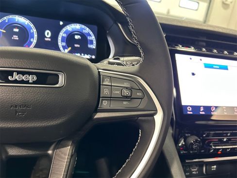 New 2025 Jeep Grand Cherokee Limited w/ Black Appearance Package image 20