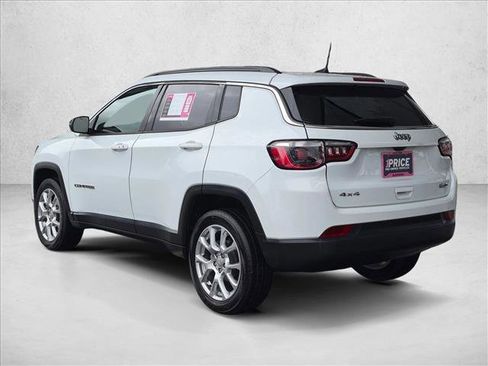 Used 2022 Jeep Compass Latitude AWD/4WD image 7