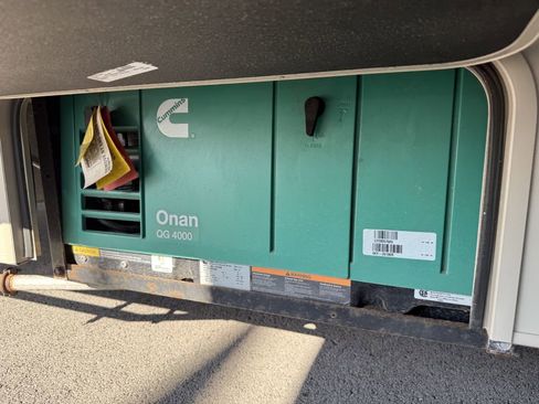 Used 2022 Ford E-450 and Econoline 450 Super Duty w/ Motorhome Prep Package image 18