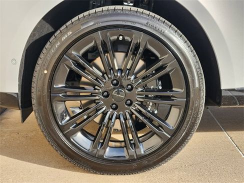 New 2026 Land Rover Range Rover SE image 7