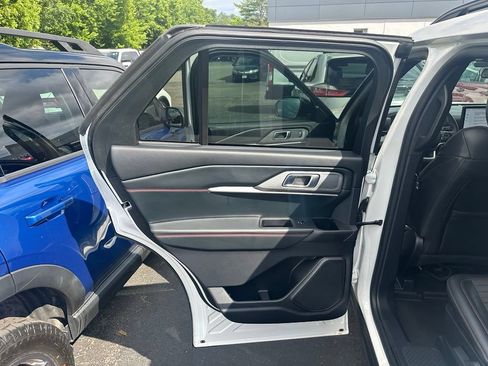 Used 2025 Ford Explorer ST-Line AWD/4WD image 15