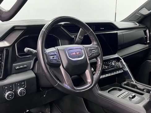 Used 2025 GMC Sierra 2500 AT4X AWD/4WD image 4