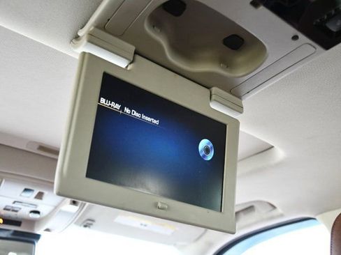 Used 2016 Cadillac Escalade Premium image 16