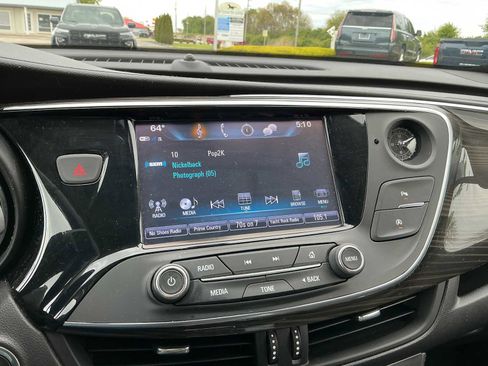 Used 2020 Buick Envision Essence w/ Experience Buick Package FWD image 9