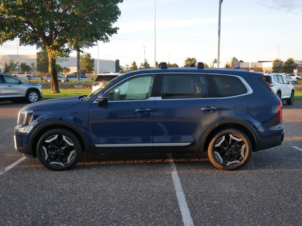 Used 2025 Kia Telluride S AWD/4WD image 6