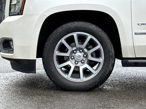 Used 2015 GMC Yukon Denali w/ Premium Package AWD/4WD image 7