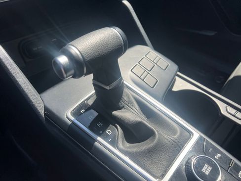 Used 2025 Kia Sportage LX FWD image 41