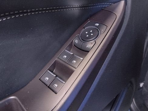 Used 2020 Ford Explorer XLT w/ Equipment Group 202A image 27