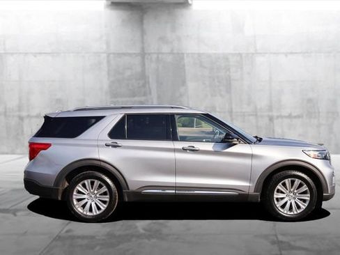 Used 2021 Ford Explorer Limited w/ Equipment Group 301A AWD/4WD image 5