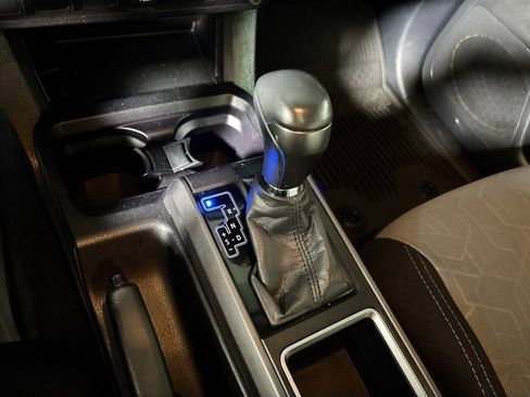 Used 2023 Toyota Tacoma TRD Off-Road w/ Black Out Package (TMS) image 17